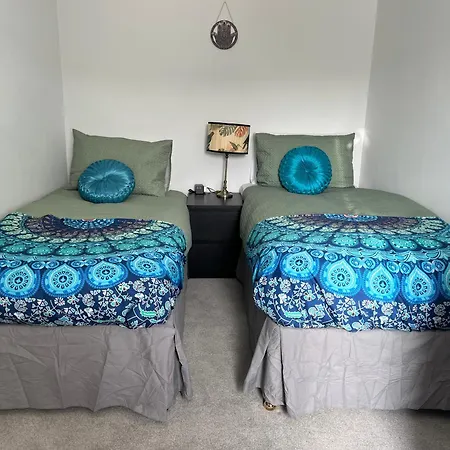 Still Indian Court Apartment *